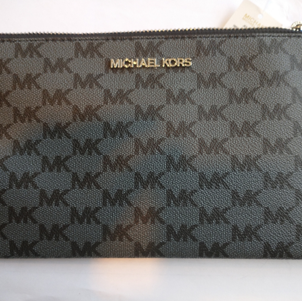 NWT Michael Kors Fulton Zip Clutch Wristlet Pouch